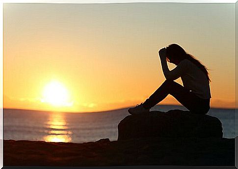 Woman-Sunset-Suffering