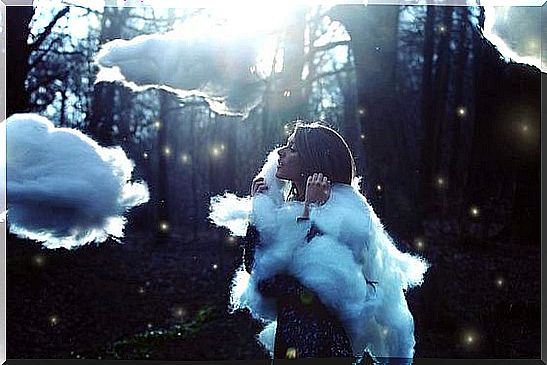 Woman-surrounded-by-clouds