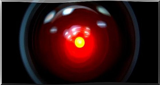 HAL 9000: intelligence and evolution